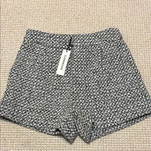 Commense Tweed Short Med NWT